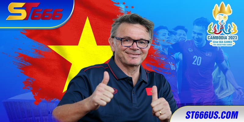 Hình ảnh ông Philippe Troussier - Tân HLV trưởng